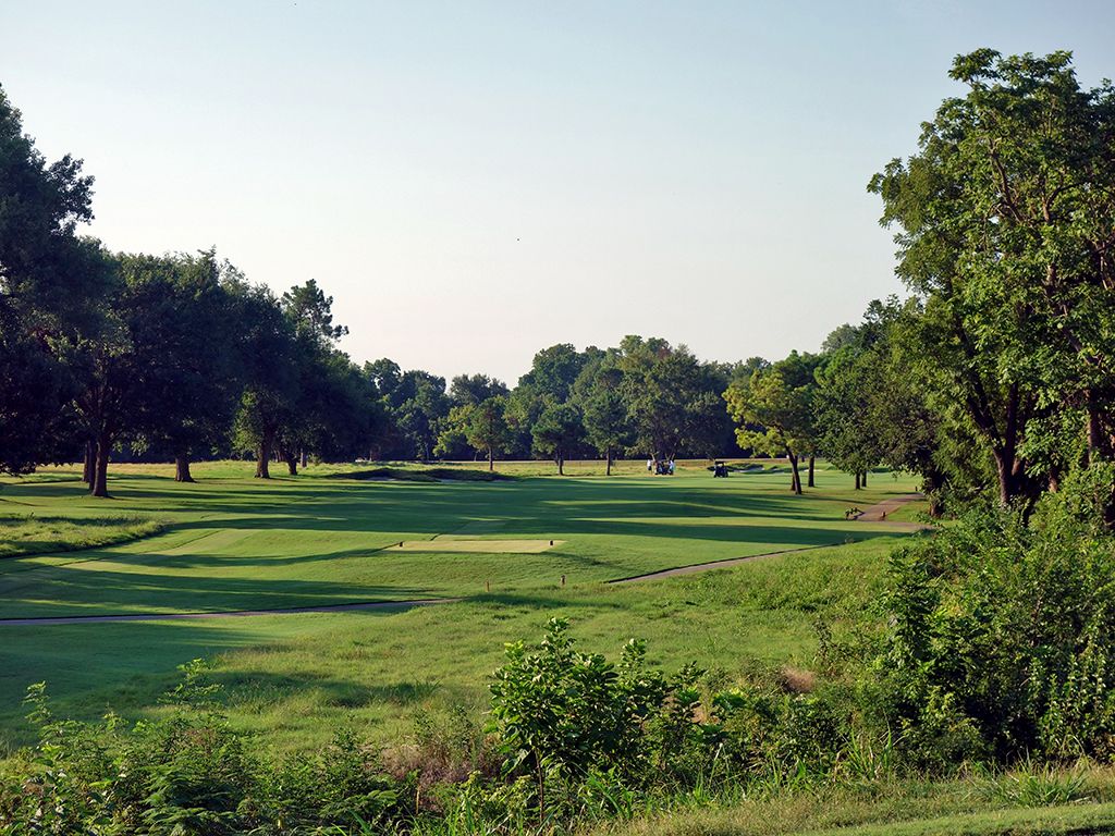 1st Hole at Jimmie Austin Golf Club (472 Yard Par 4)